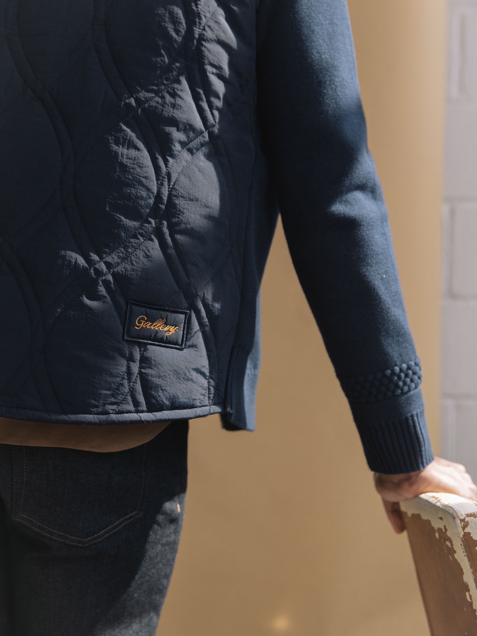 Modelshot / Navy / Detail